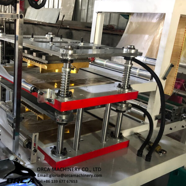 Full-automatic PE Glove Machine With Tearing System